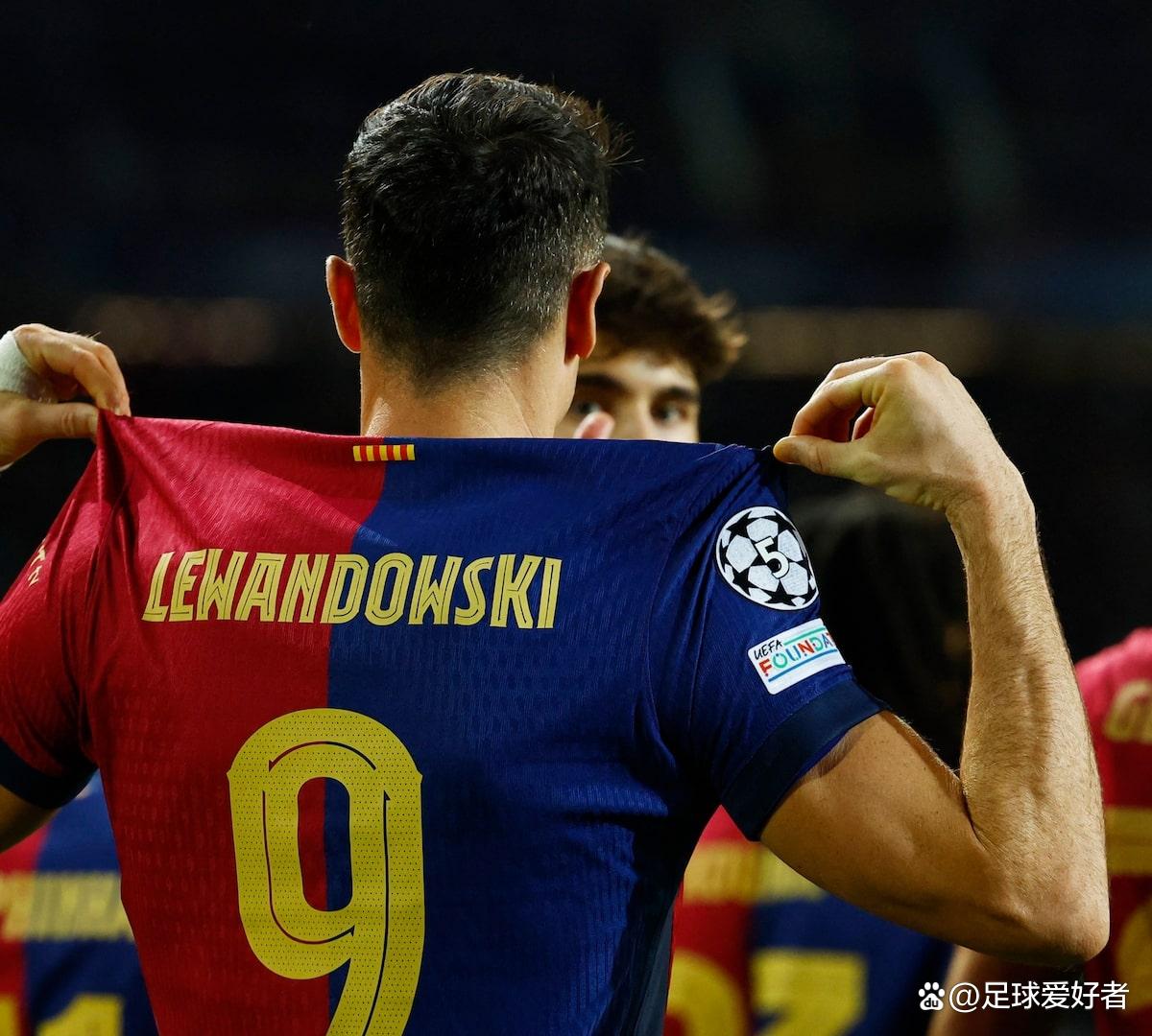  莱万多夫斯基和c罗谁厉害 