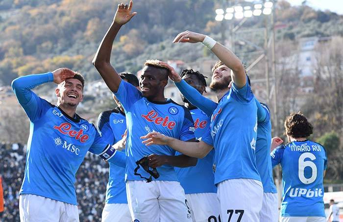 清晨勒沃库森备战全明星赛；刷新队史纪录细节曝光；引发热议；团队化学反应显著(阿隆索执教勒沃库森)