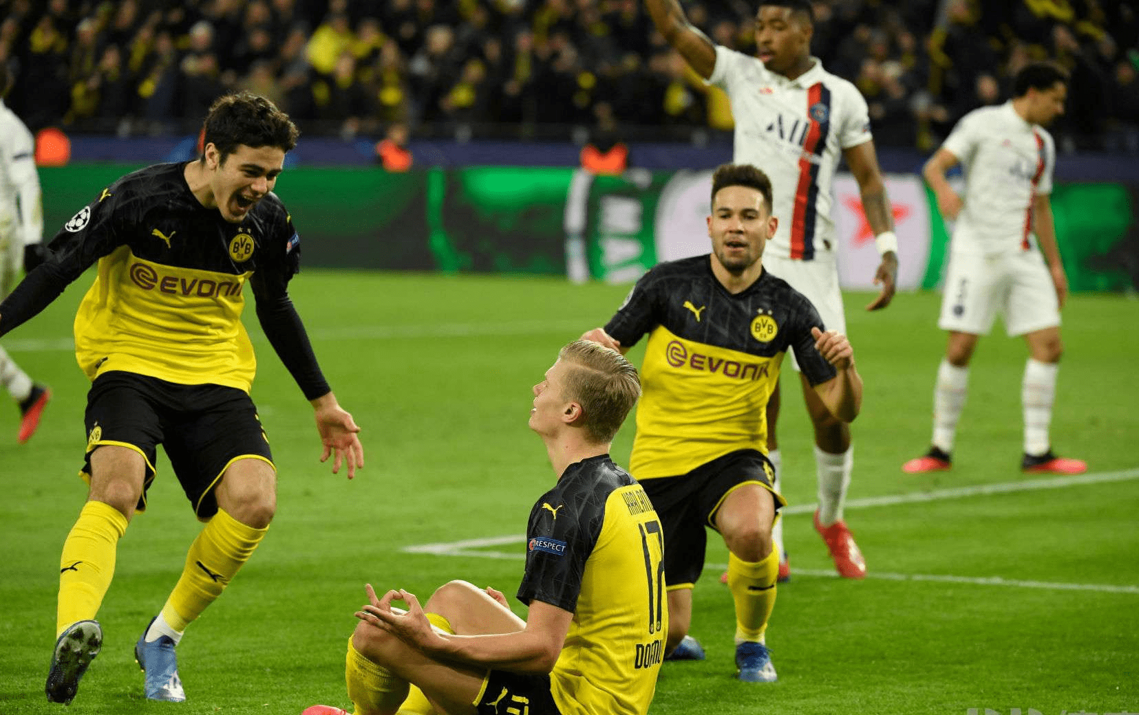 新疆广汇发布备战花絮,转会期门线救险,德甲任务艰巨,赛程密集仍需轮换 新疆广汇发布备战花絮,转会期门线救险,德甲任务艰巨,赛程密集仍需轮换