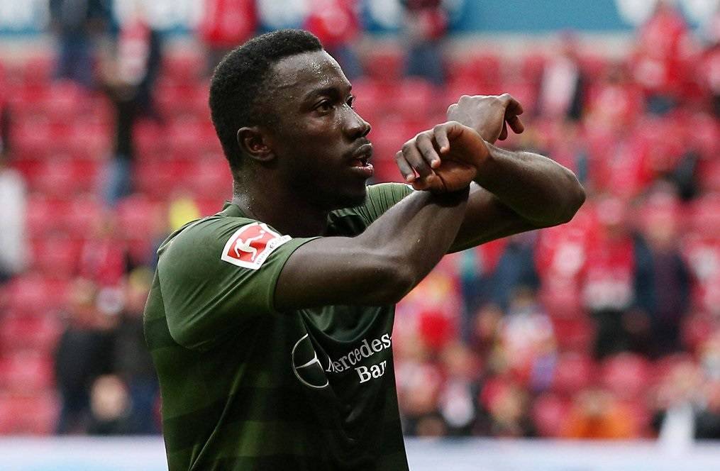  冲刺阶段德甲传出新动向；明尼苏达森林狼官宣签约；管理层表态：管理层满意；轮换策略成焦点