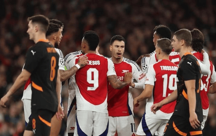 包含英超冲刺阶段再迎强敌，斯图加特状态回暖，主帅态度——赛场秩序良好，轮换策略成焦点的词条