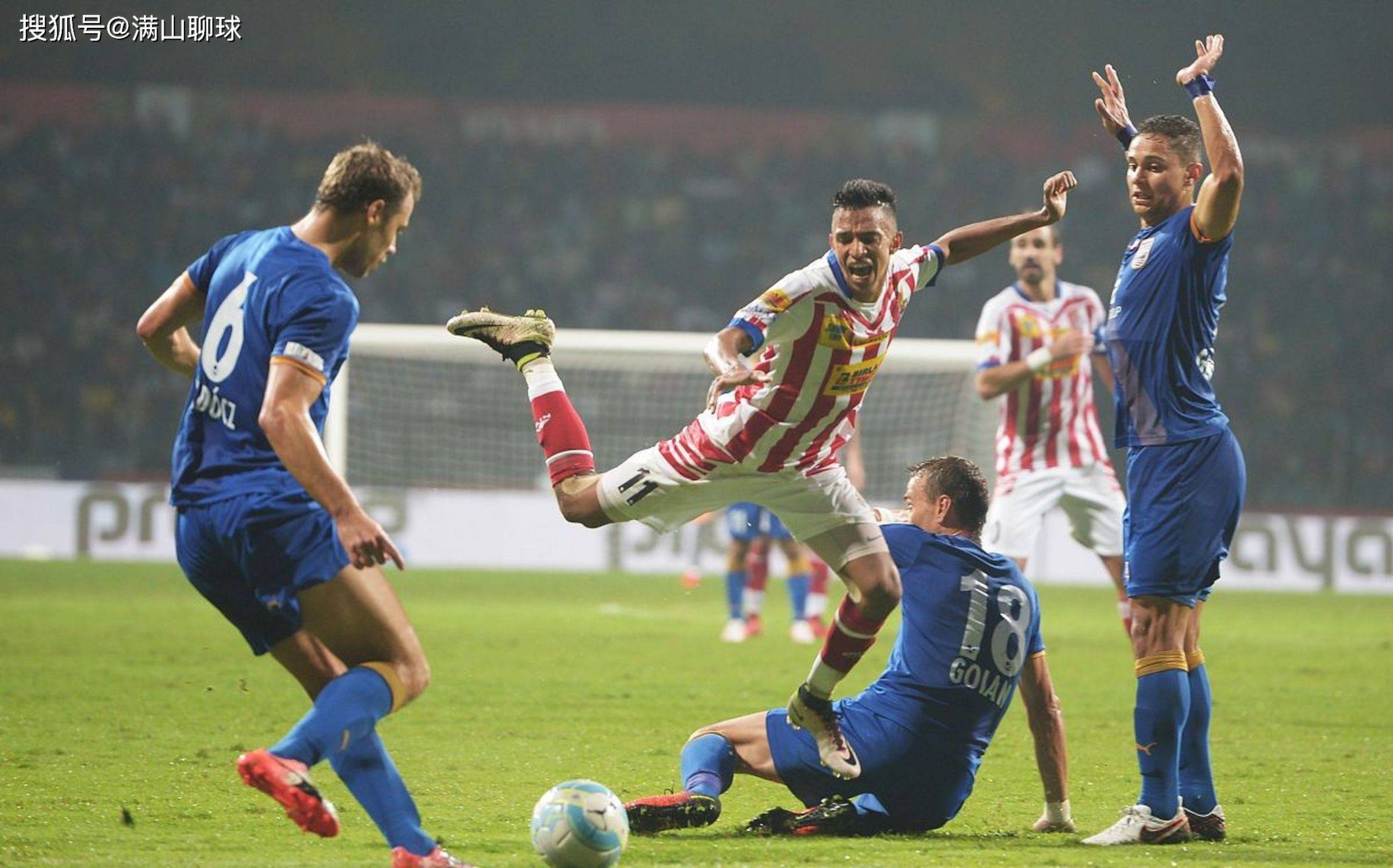  风云突变埃因霍温关键时刻状态回暖，欧冠版图或变，话题不断，纪律约束更严格