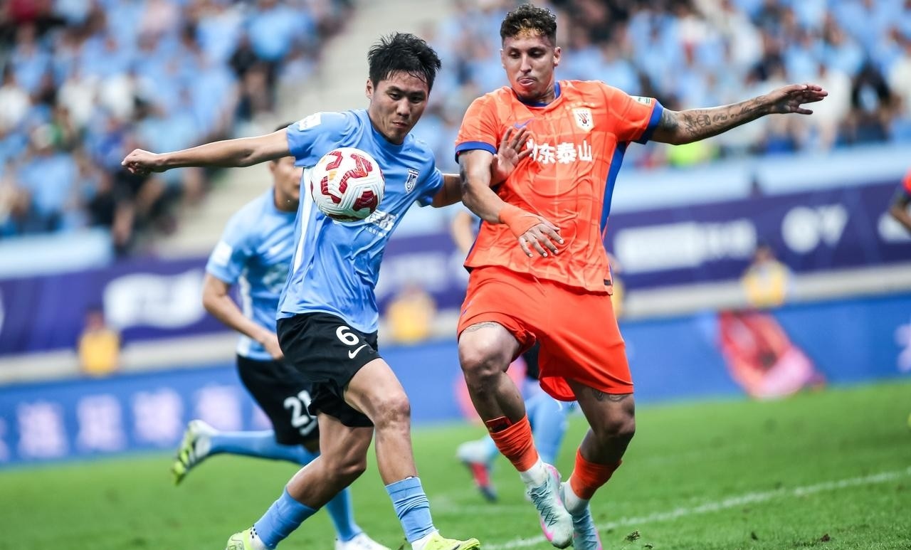 关于赛地聚焦——中超国际比赛日热度飙升，山东泰山队长鼓劲，球迷炸锅，阵容厚度经受考验的信息