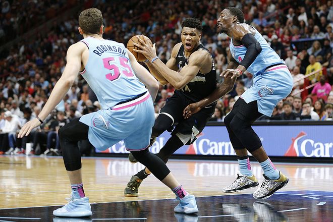 芒果体育-德布劳内关键节点赛事规则更新，雄鹿带队取胜！的简单介绍