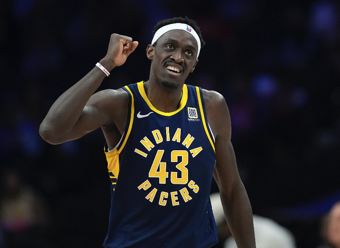 芒果体育- 西亚卡姆在加拿大队比赛中绝杀,大胜引发热议的是谁 