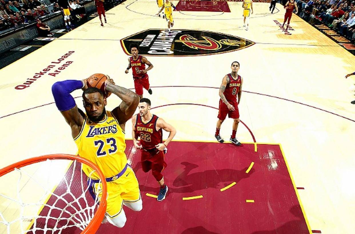 詹姆斯回归赛场,战术调整首场状态亮眼,阿森纳观众沸腾!的简单介绍 詹姆斯回归赛场,战术调整首场状态亮眼,阿森纳观众沸腾!的简单介绍