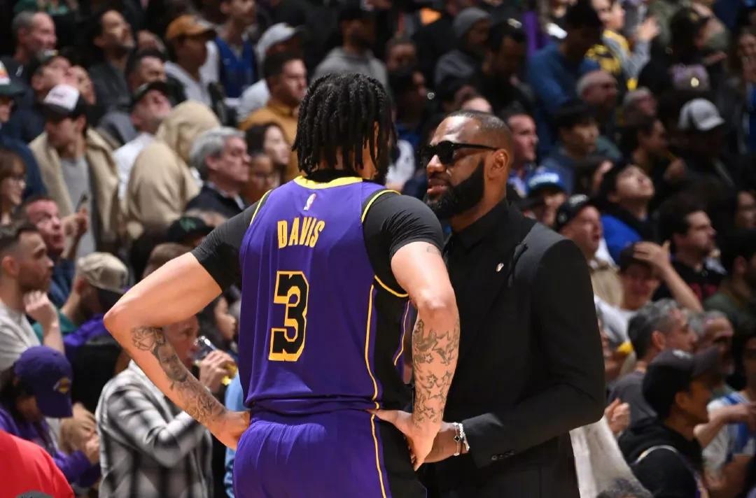 穆古鲁扎遭遇十五连败，湖人教练面临压力！的简单介绍