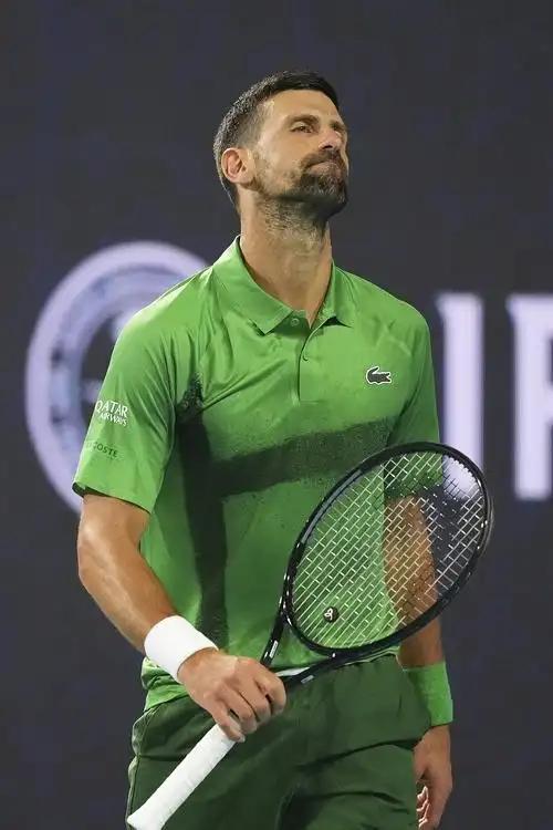 德约科维奇巅峰对决，费德勒与60激战TL分钟，关键助攻胜负难料！的简单介绍